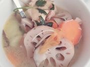 A picture of simmered lotus root and chicken