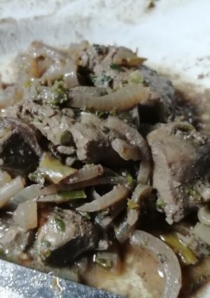 Una foto de Hígado con cebollas o encebollado