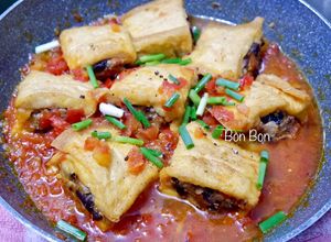 Hình của món Đậu Hũ Dồn Thịt Sốt Cà.