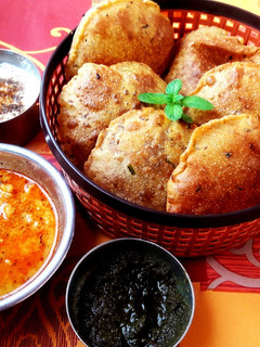 दाल मसाला पूड़ी (Dal masala poori recipe in Hindi) रेसिपी मुख्य फोटो