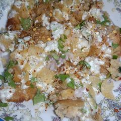 A picture of Samosa Chaat.