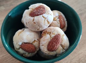 Une photo de Ghoriba aux amandes