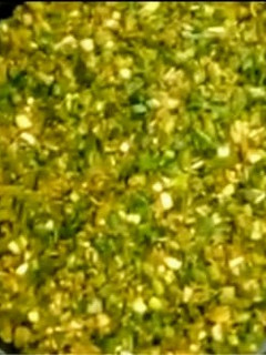 हरी मिर्च और लहसुन की पत्ती से बना हुआ अचार रेसिपी मुख्य फोटो