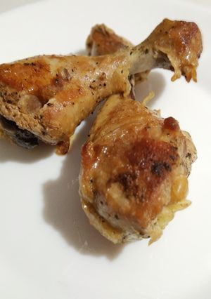 Una foto de Muslos de pollo asados en olla de presión