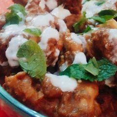A picture of Dhuwan dahi gosht.