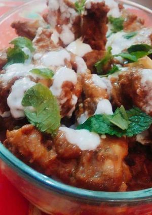 A picture of Dhuwan dahi gosht.