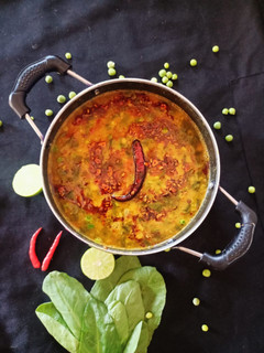 ढाबा स्टाइल दाल पालक(dhaba style dal palak recipe in hindi) रेसिपी मुख्य फोटो