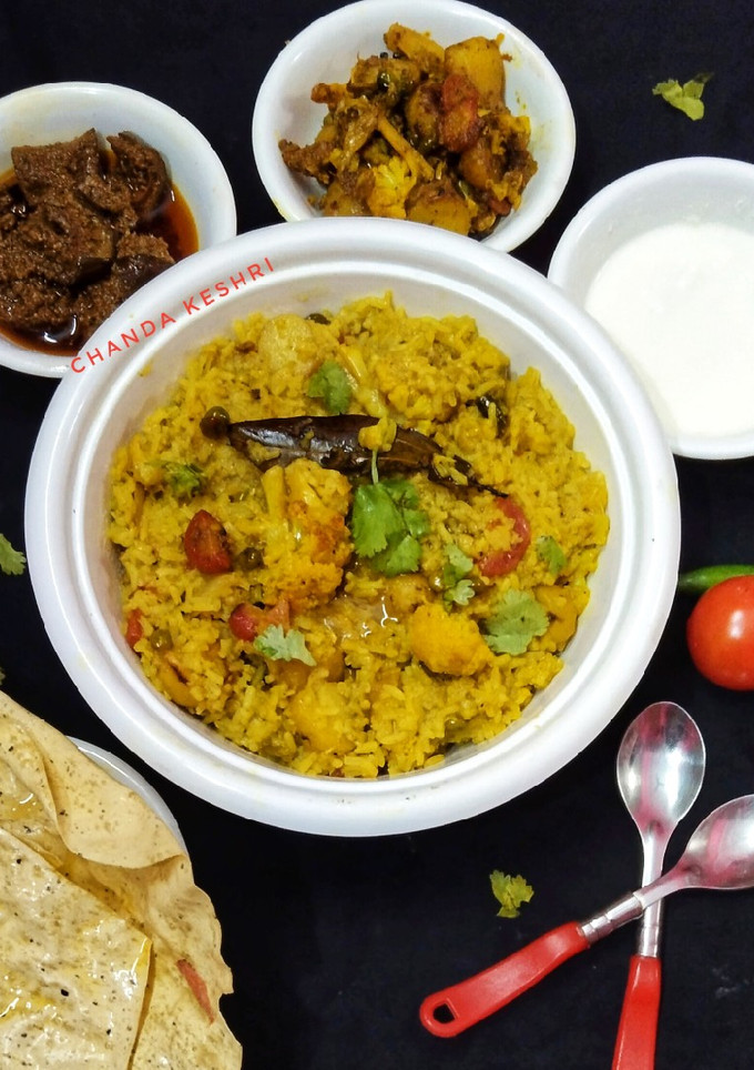 वेजिटेबल मसाला खिचड़ी (vegetable masala khichdi recipe in Hindi) रेसिपी मुख्य फोटो