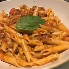 A picture of Red sauce pasta.