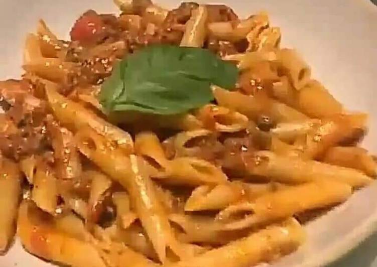 Red sauce pasta