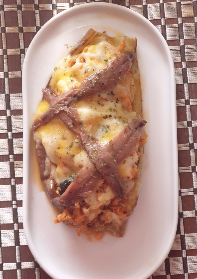 Una foto de Berenjena rellenas de atún con quesos y roquefort