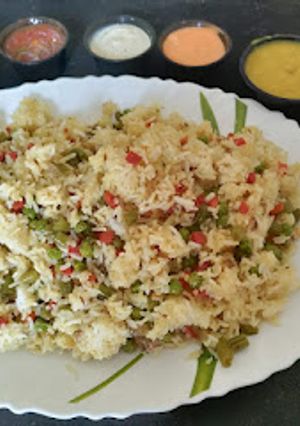 A picture of Mix vegetable biryani.