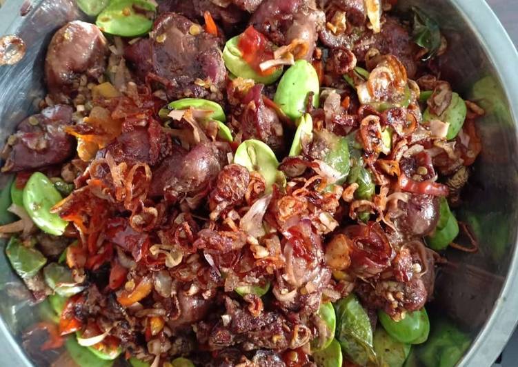 Bahan Menyiapkan Tumis ampela hati dan pete yang Enak