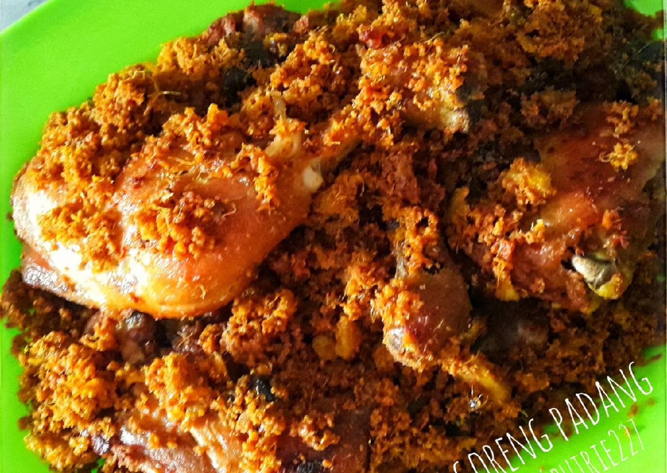 Ayam goreng khas padang
