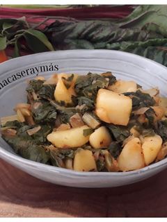 Una foto de Acelgas con patatas
