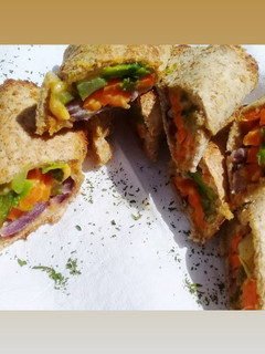 A picture of Stuffed rolled toast.