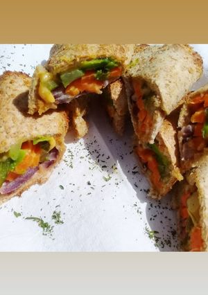 A picture of Stuffed rolled toast.