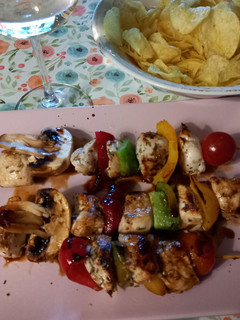 Una foto de Brochetas de pollo al limón