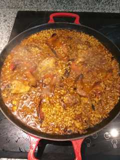 Una foto de Arroz con conejo
