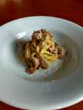 Fettuccine di crespelle ai funghi porcini e salsiccia