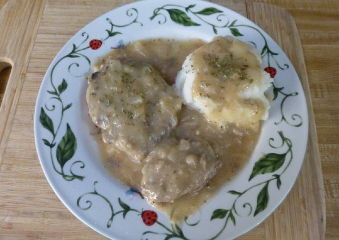 Recipe of Award-winning Simply Southern Smothered Cube Steak