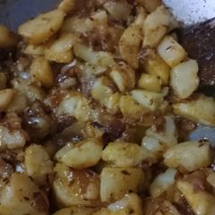 A picture of Pyaaz k aloo.