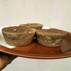 A picture of Unpeeled Beans Moi Moi.