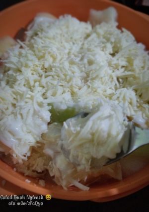 Foto resep Salad Buah Nyleneh 😅