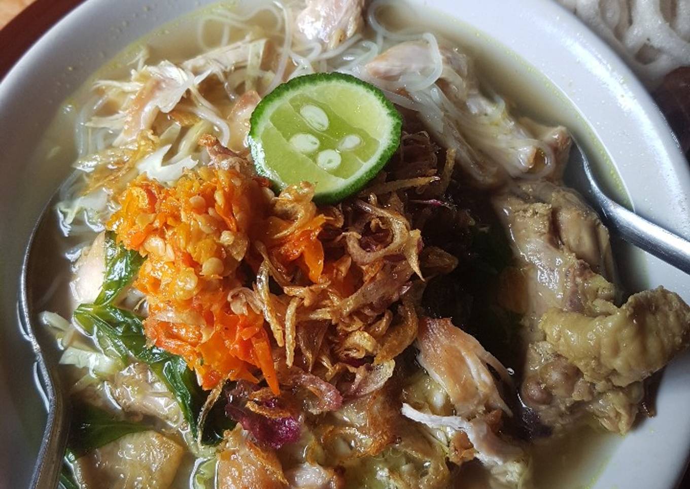 Soto ayam kuah kuning