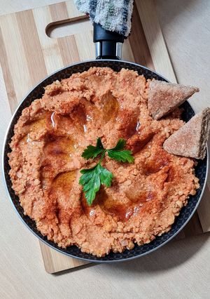 Una foto de Morrococo o garbanzos "mareaos" en sartén 🌱 Hummus de Jaén 🇪🇸