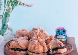 Pan de muerto relleno en freidora de aire