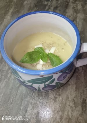 Una foto de Sopa de papa y cebolla
