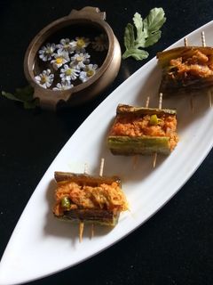 চিংড়ি চিচিঙ্গার ভেলা রেসিপির প্রধান ছবি