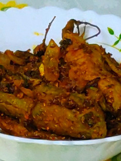 करेले प्याज़ की सब्जी रेसिपी मुख्य फोटो