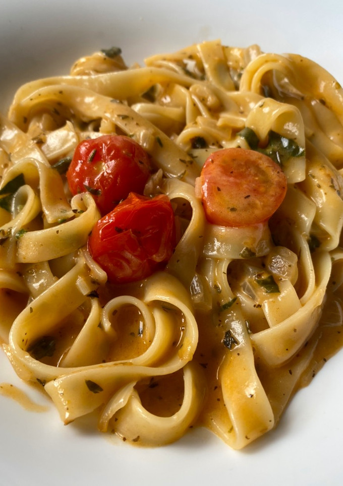 Una foto de Tagliatelle en salsa de coco