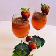 A picture of Strawberry Mojito.