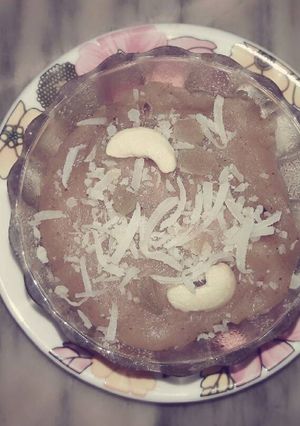 A picture of Besan ka halwa.