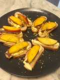 Tartine Burro Acciughe e Pesca Noce