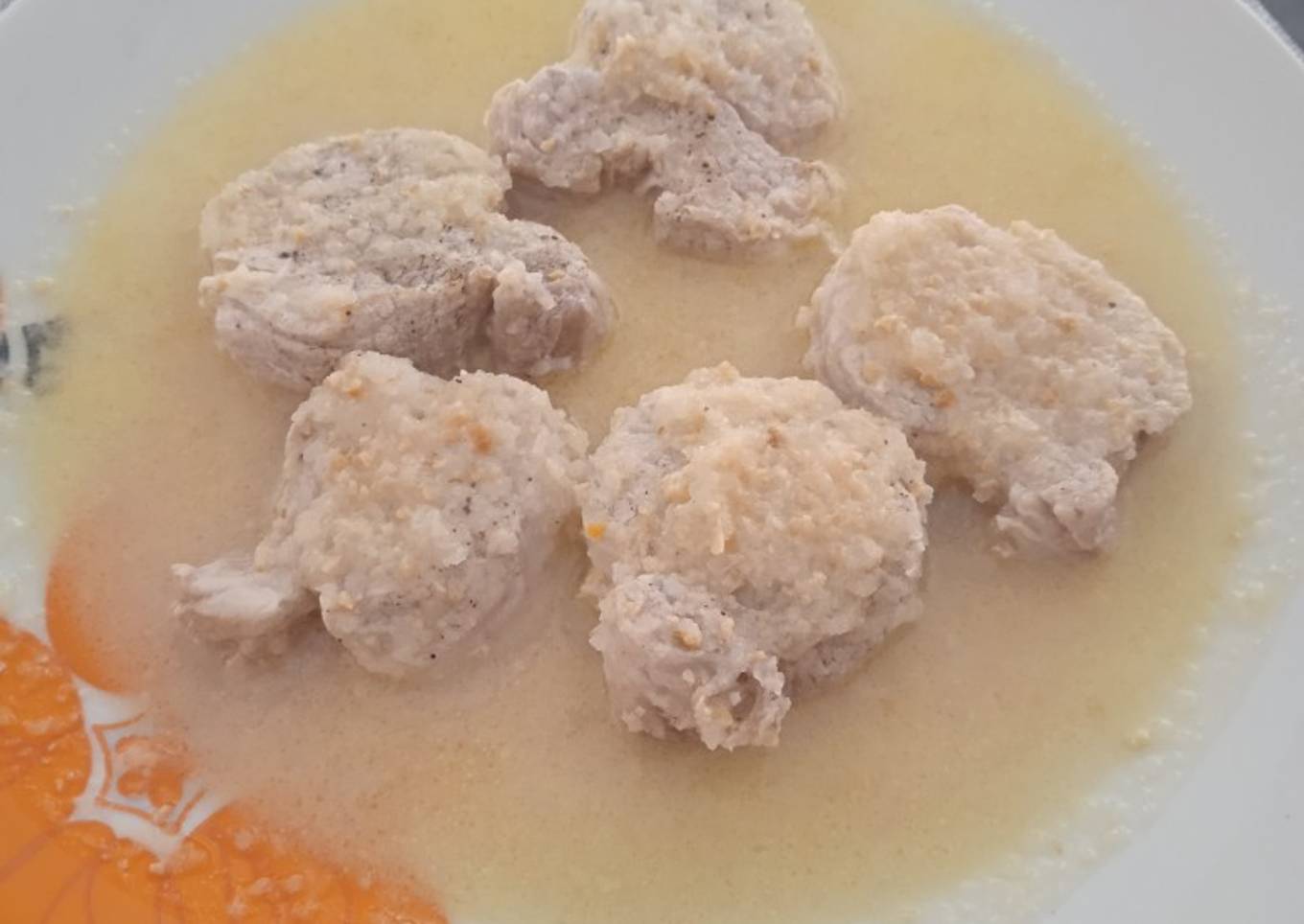 Solomillo de cerdo en salsa de cebolla