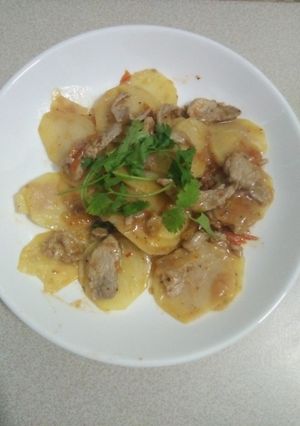 Hình của món Khoai tây cà chua xào thịt heo.