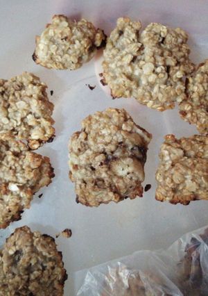 Una foto de Galletitas de avena, banana y chocolate