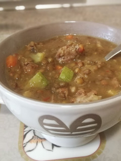 Una foto de Lentejas con carne de cerdo