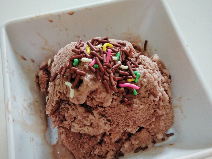 Bagaimana Membuat Es Krim Cokelat Homemade (No SP, No mixer, No Whipped Cream) yang Sempurna