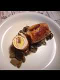 Involtini tacchino con frittata e speck su letto di funghi