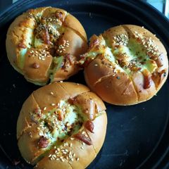 A picture of Cheesy Garlic Bun.