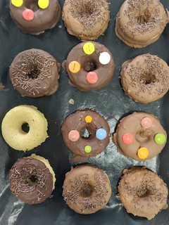 Una foto de Donetes al microondas