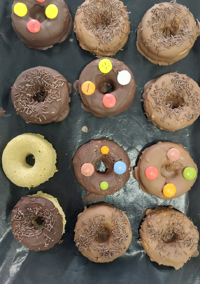 Una foto de Donetes al microondas