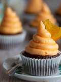 Cupcakes de chocolate y naranja con buttercream de merengue suizo