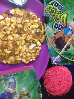 ડ્રાય ફ્રૂટ ચીકી (Dry Fruit Chiki Recipe In Gujarati) રેસીપી મુખ્ય ફોટો