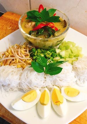 รูปของ ขนมจีน+แกงเขียวหวานไก่ By ครัวแม่ศรีเหลี่ยม